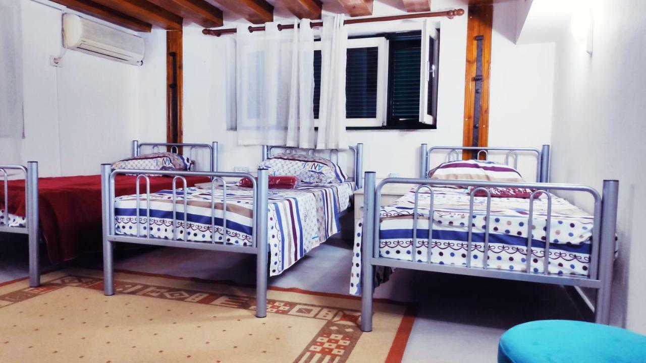 Tufina Hostel Τίρανα Εξωτερικό φωτογραφία
